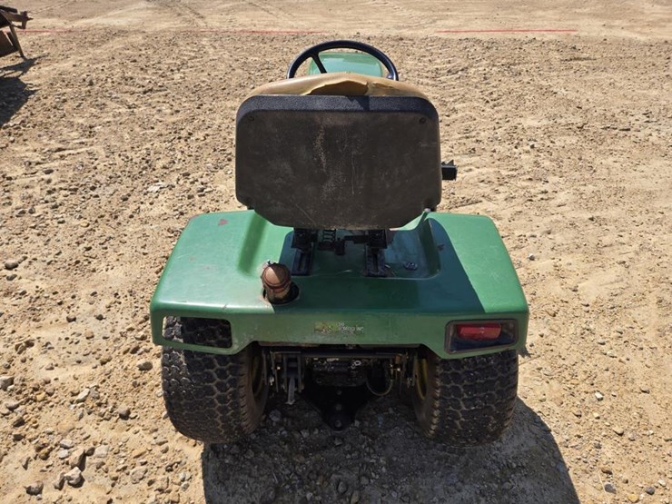 john-deere-332-image-5