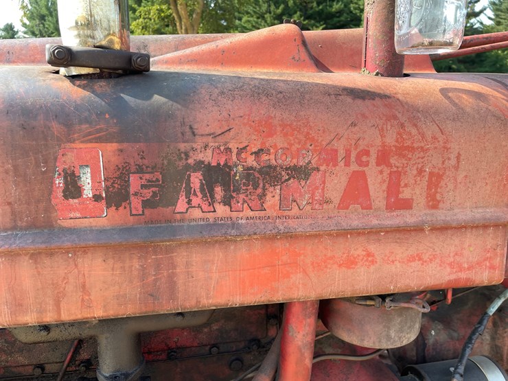 #300-•-1951-farmall-m-tractor-image-10