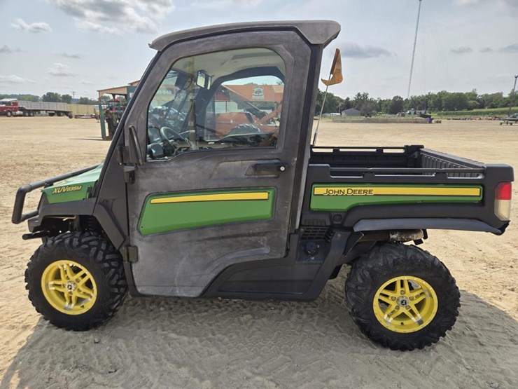 2018-john-deere-gator-xuv-835m-image-2