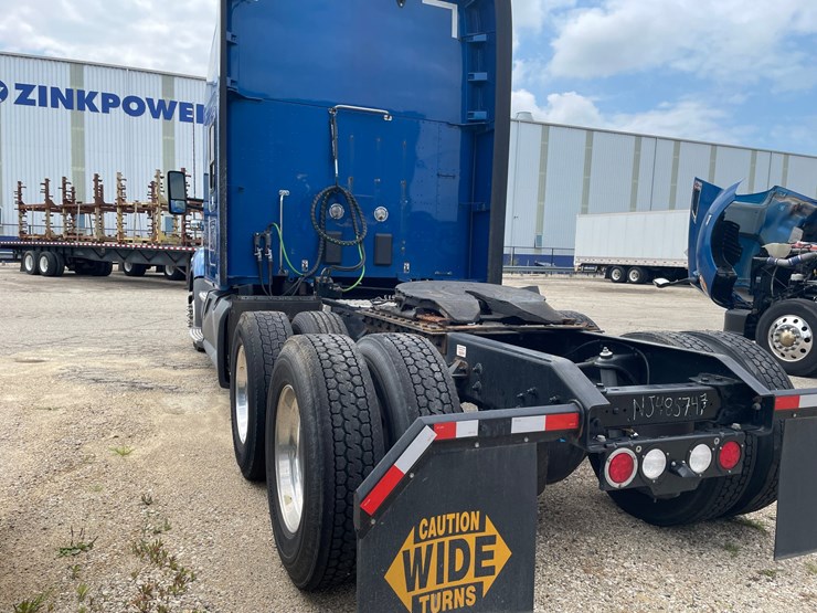 2022-kenworth-t680-image-6