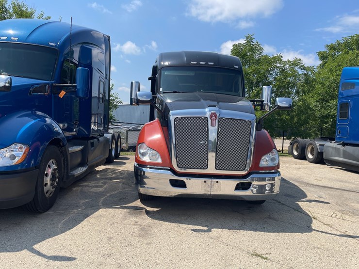 2019-kenworth-t680-image-2