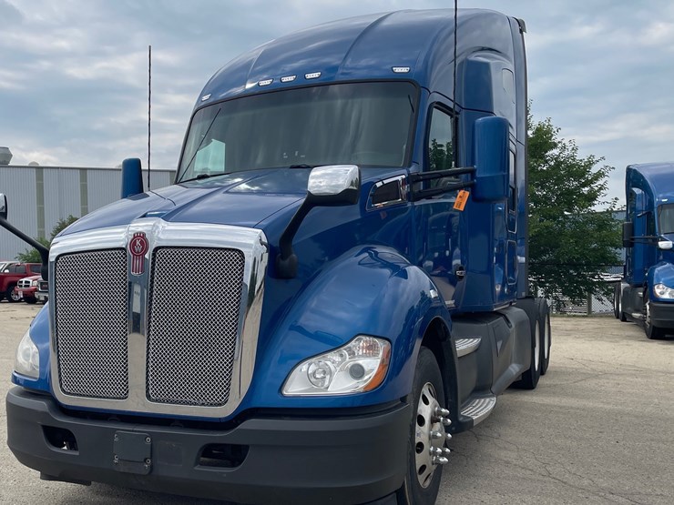 2020-kenworth-t680-image-1
