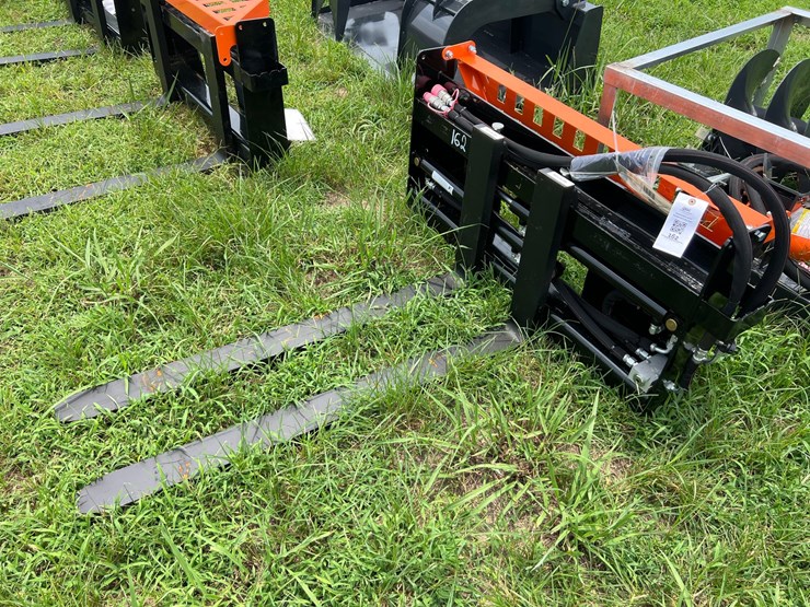 #162-•-pallet-fork-hydraulic-adjustable-image-1