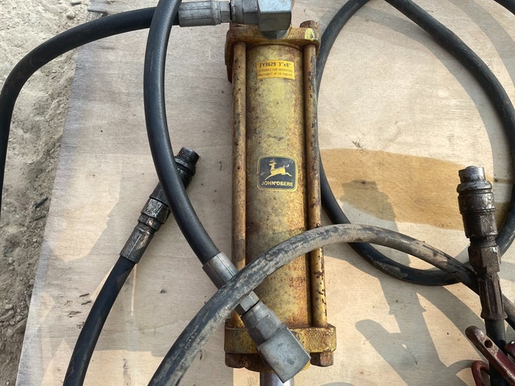 john-deere-8-image-6