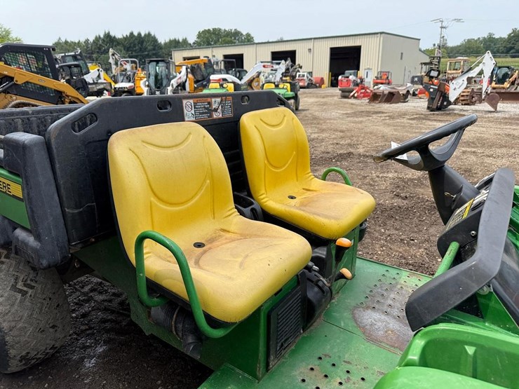 2014-john-deere-gator-tx-image-10