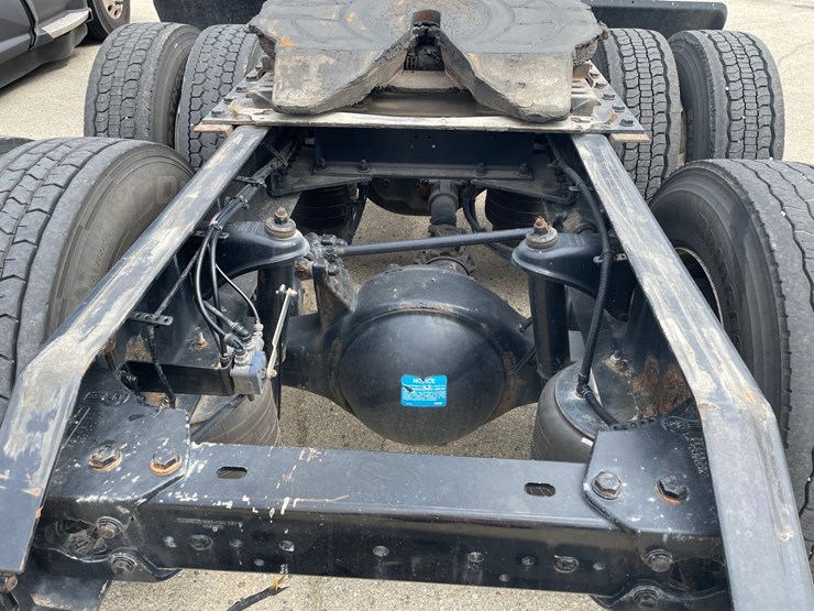 2020-kenworth-t680-image-48