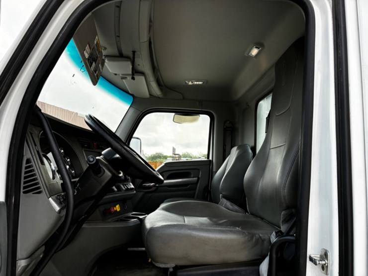 2019-kenworth-t680-image-7