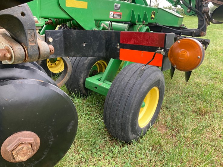 2015-john-deere-2620-image-27