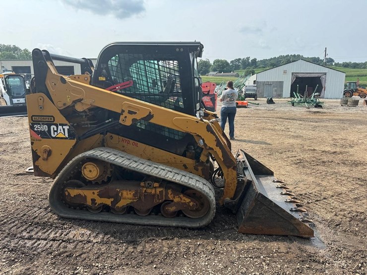 2016-caterpillar-259d-image-7