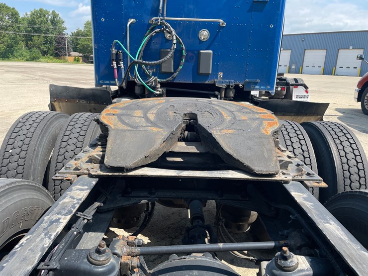 2020-kenworth-t680-image-10