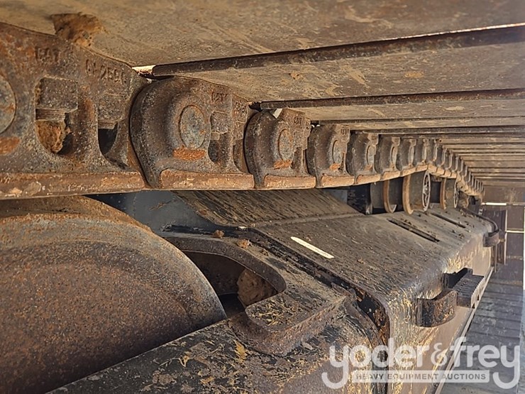 2016-caterpillar-336fl-image-12