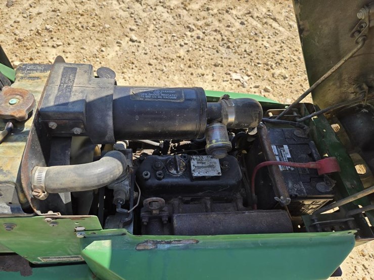 john-deere-332-image-10