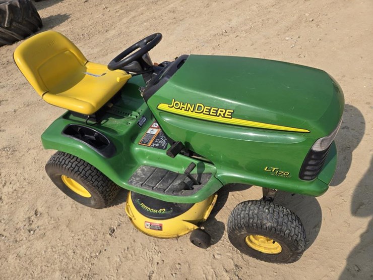 john-deere-lt170-image-7