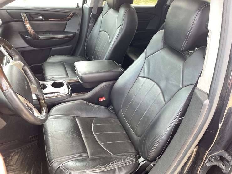 2014-gmc-acadia-denali-image-50