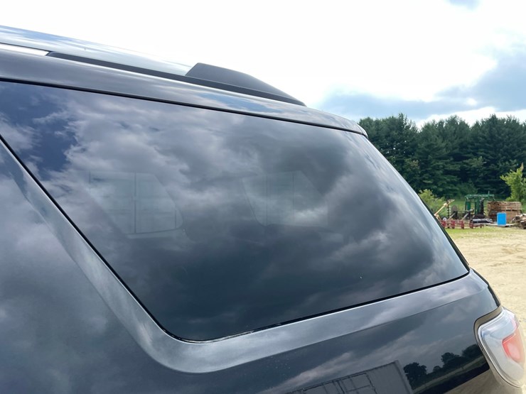 2014-gmc-acadia-denali-image-17
