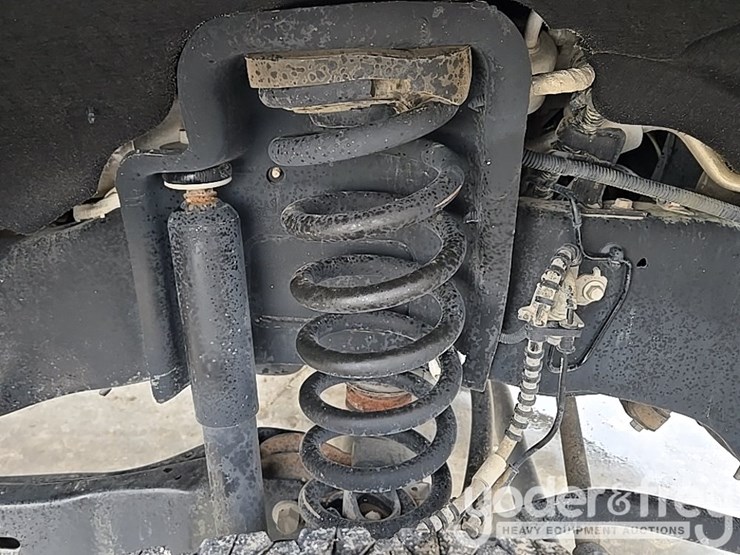 2017-ford-f550-image-15