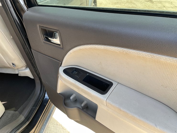 2008-ford-taurus-x-image-52