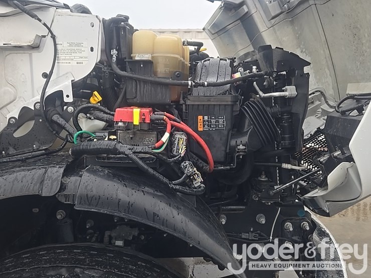 2019-ford-f750-image-35