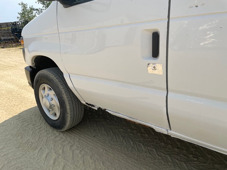 2009-ford-e350-image-17