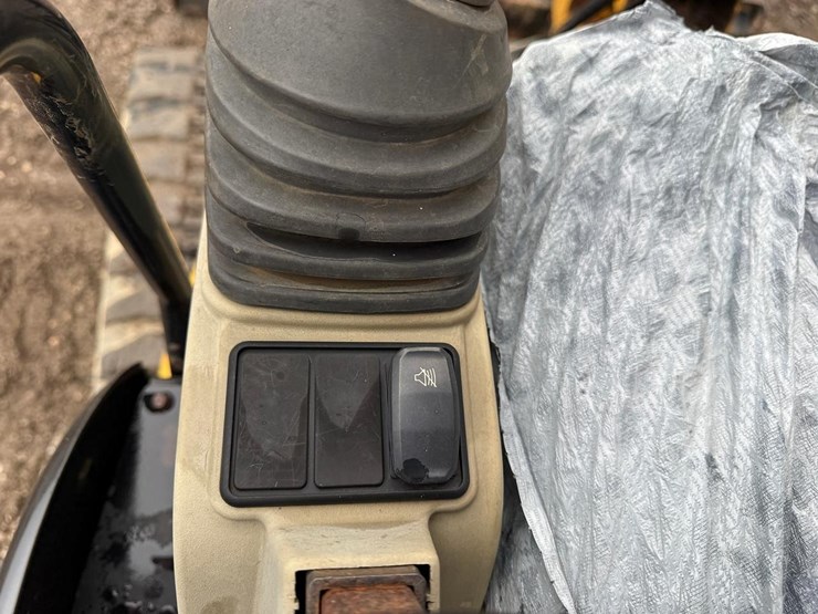 2015-caterpillar-304e2-cr-image-27