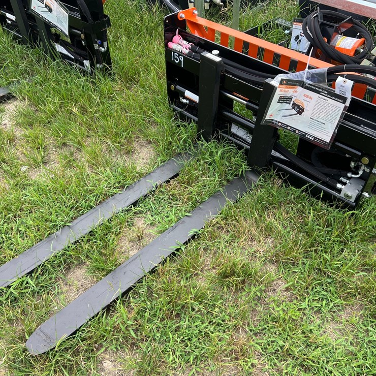 #159 • Pallet Fork Hydraulic Adjustable