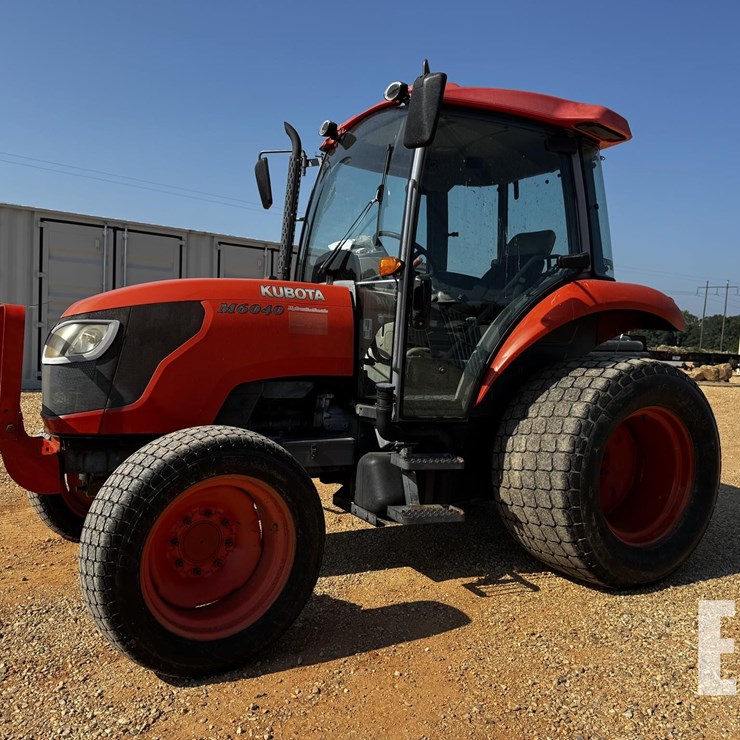 KUBOTA M6040