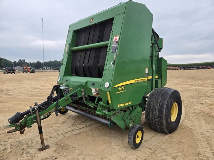 john-deere-569-image-1