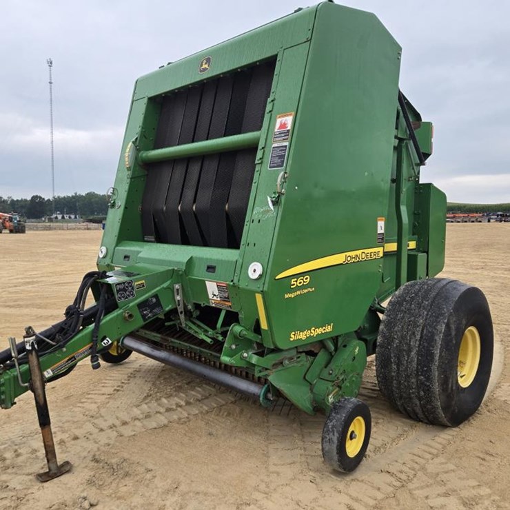JOHN DEERE 569