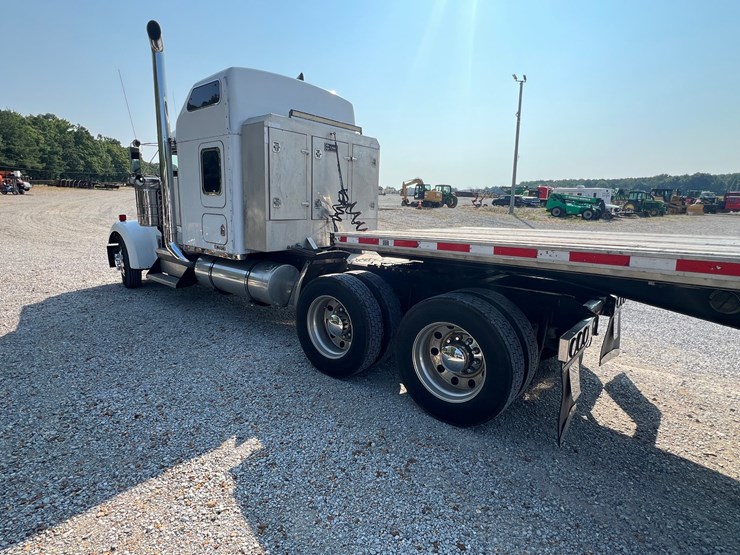 2005-kenworth-w900-image-5