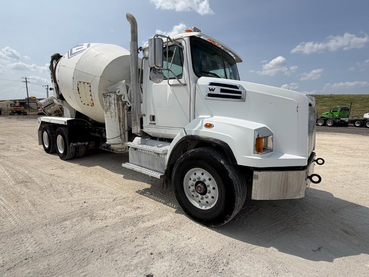 2022-western-star-4700-image-3