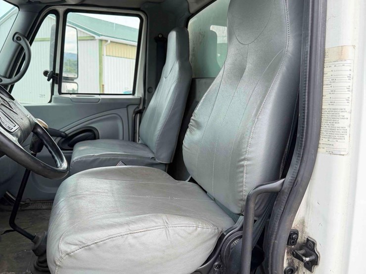 2007-international-durastar-4300-image-21