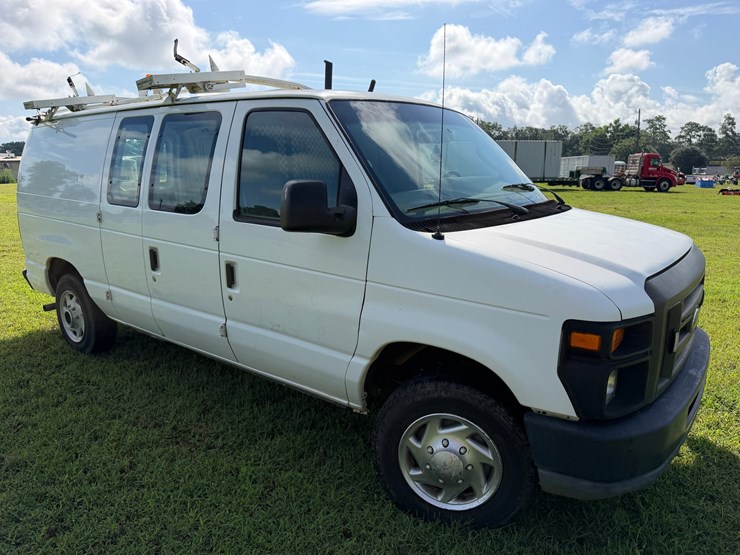 2012-ford-e150-image-7