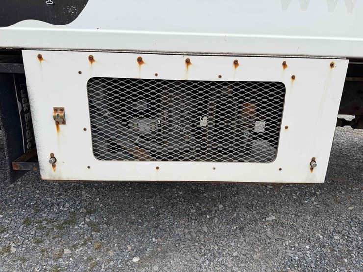 2007-international-durastar-4300-image-17