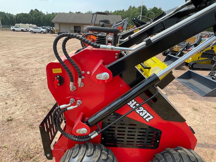#5595-•-mms-sl-323tz-mini-skid-steer-loader-(mosinee,-wi)-image-10