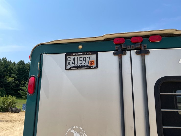 #103-•-1998-trailet-2-horse-trailer-with-overnight-package-(has-wi-title)-image-21