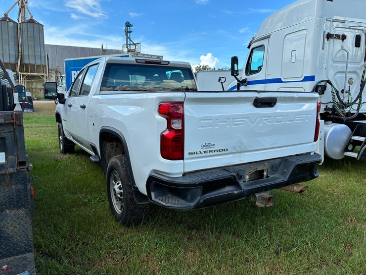 #3718-•-2020-chevy-silverado-image-4