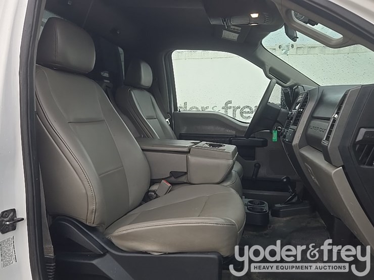 2017-ford-f550-image-37