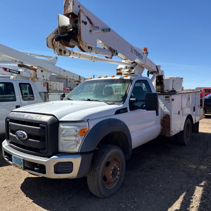 2011 FORD F550