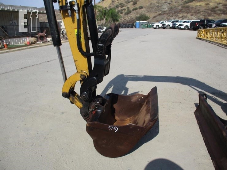 2016-caterpillar-305.5e-image-13