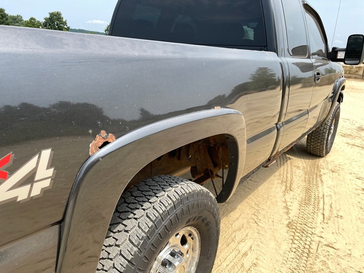 2003-chevrolet-silverado-2500hd-image-27