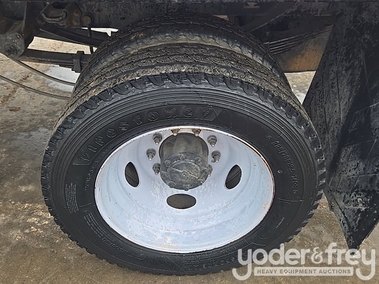 2017-ford-f550-image-10