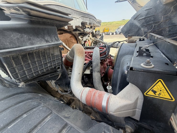 2019-international-durastar-4300-image-14