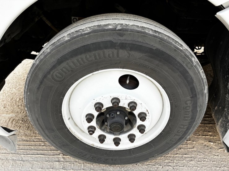 2019-kenworth-t680-image-11