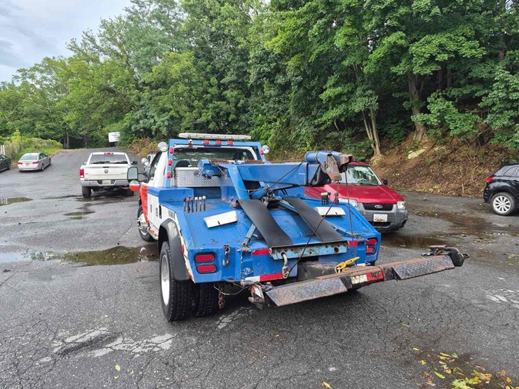 2000-ford-f550-image-39