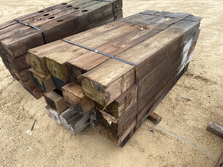 #3621-•-bundle-of-used-guard-rail-posts-image-4