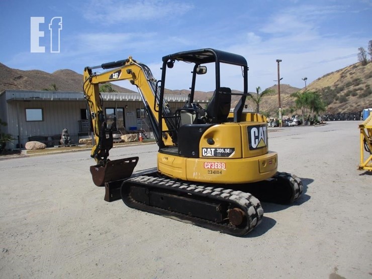 2016-caterpillar-305.5e-image-4