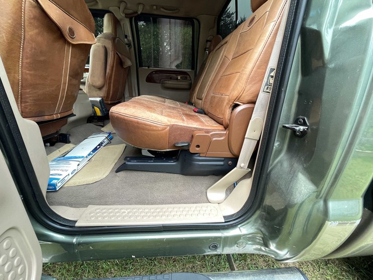 #5703-•-2004-king-ranch-ford-(has-wi-title)-image-86