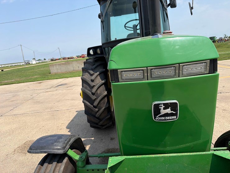john-deere-4450-image-22
