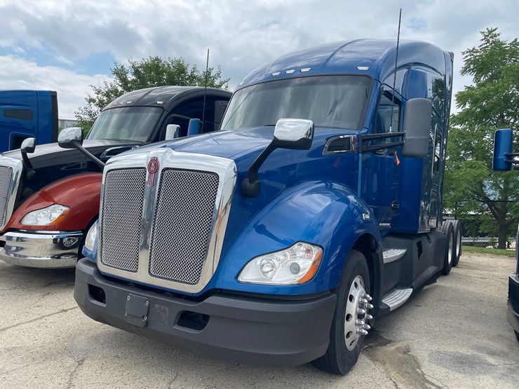 2020-kenworth-t680-image-1