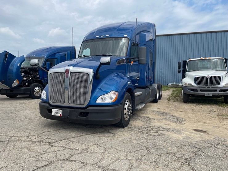 2022-kenworth-t680-image-1